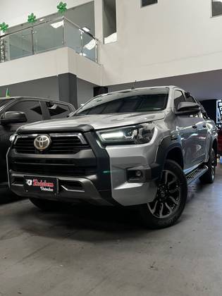 TOYOTA HILUX 2.8 D-4D TURBO DIESEL CD CONQUEST 4X4 AUTOMÁTICO